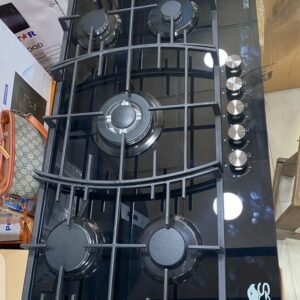 Built in 5 burner gas hob ( all gas) with auto ignition 8mm tempered glass thickness
