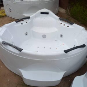 4-Handle Curved Jacuzzi - Model P20